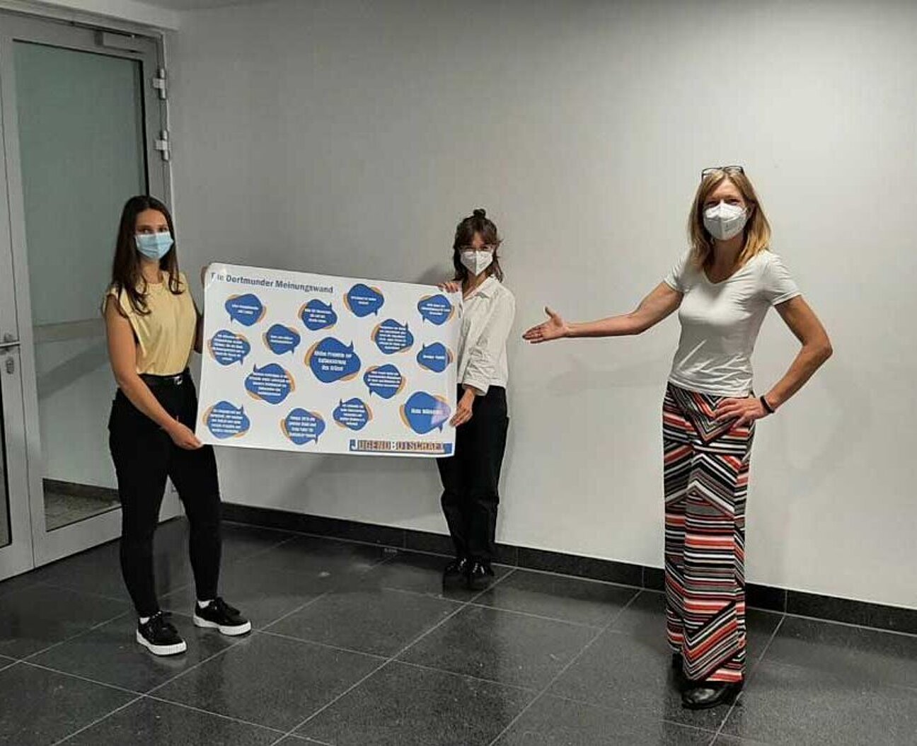 Übergabe Meinungswand an den Ausschuss Übergabe Meinungswand an den Ausschuss