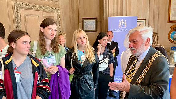 Teatime mit Bürgermeister Gettings in Leeds Teatime-with-Mayor-Gettings-in-Leeds